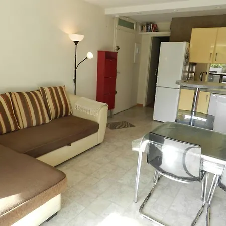 Apartment Le Lavandou, 2 Pieces, 4 Personnes - Fr-1-251-659