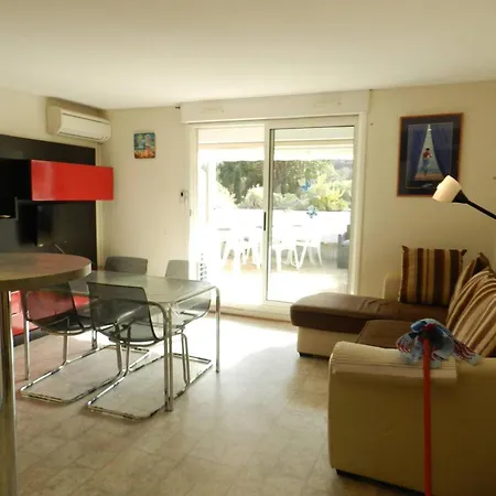 Le Lavandou, 2 Pieces, 4 Personnes - Fr-1-251-659 Apartment Le Lavandou