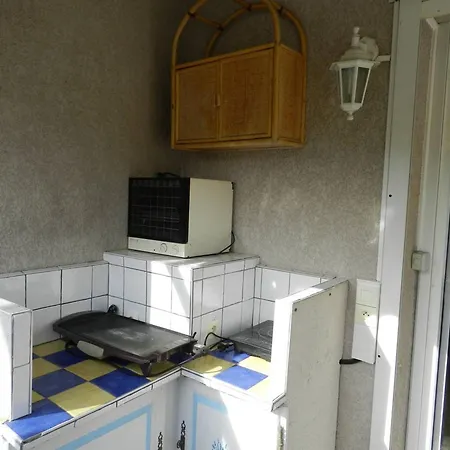 Apartment Le Lavandou, 2 Pieces, 4 Personnes - Fr-1-251-659