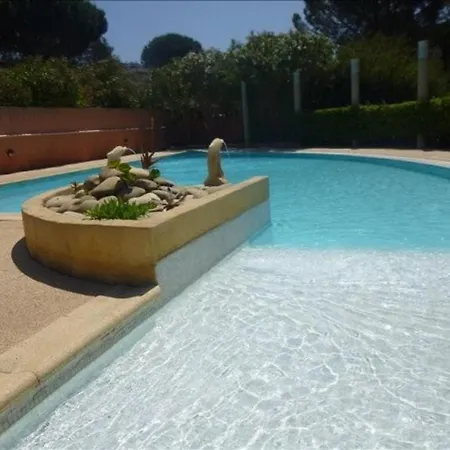 Le Lavandou, 2 Pieces, 4 Personnes - Fr-1-251-659 Apartment Le Lavandou